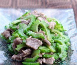 苦瓜炒肉片的做法