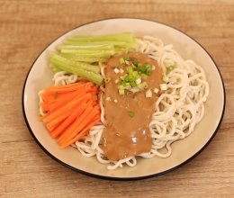 芝麻酱凉面—迷迭香的做法